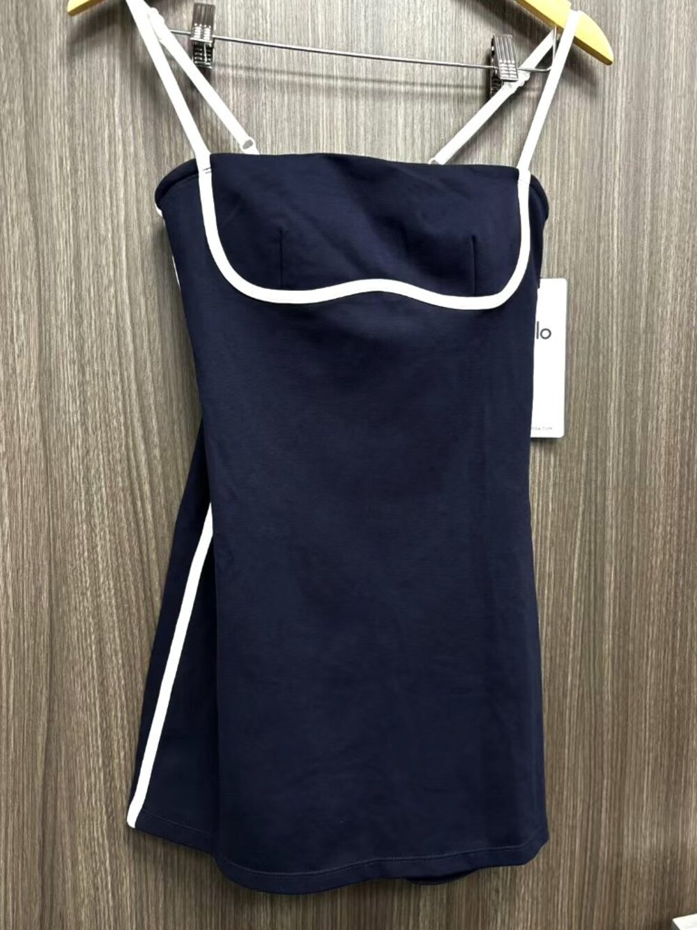 ☀️ Alo Holiday Outing Dress Navy Blue and Ivory White Color Block Sporty Casual - Picture 3 of 7